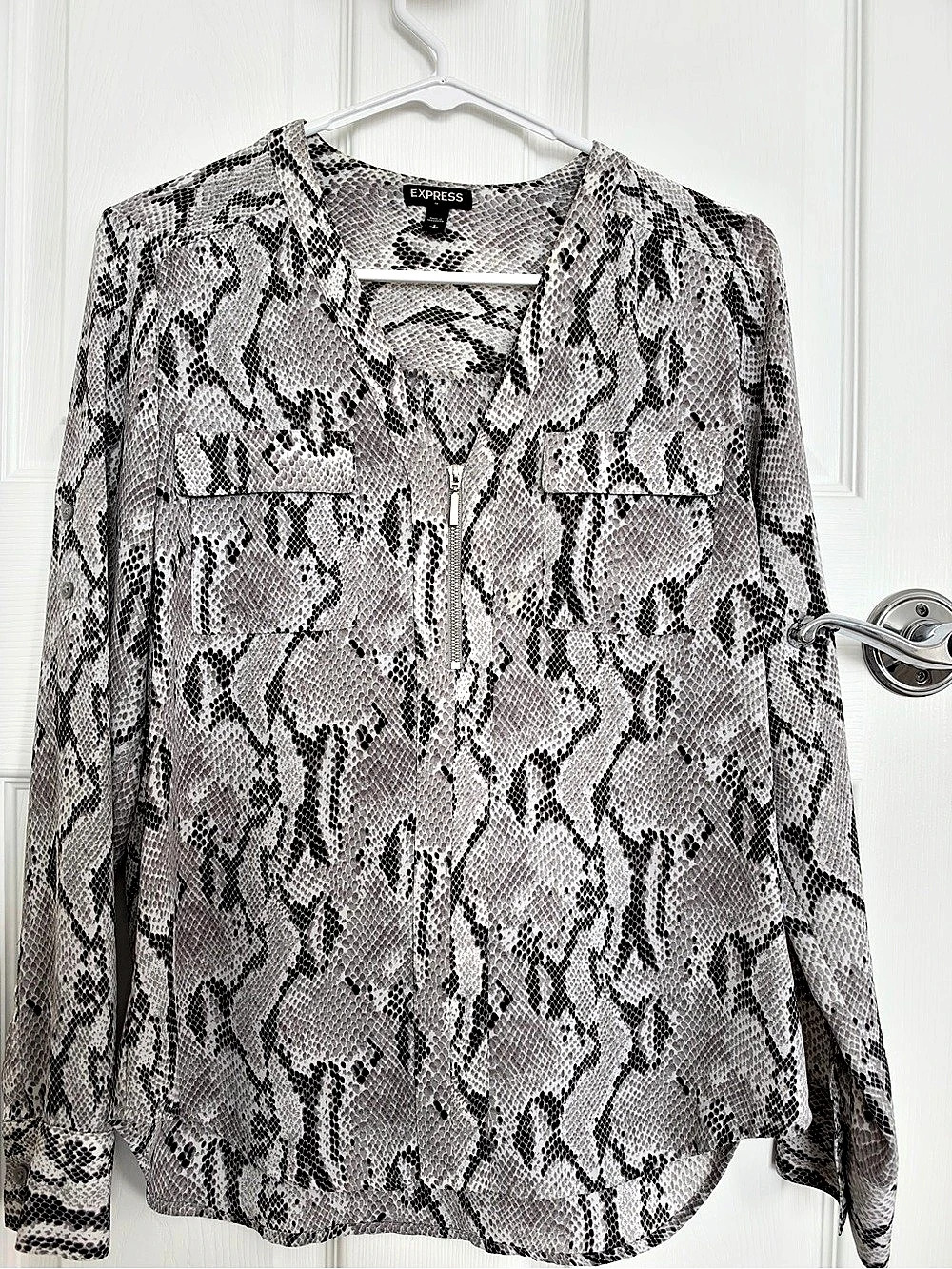 Express Snake Print Long Sleeve Blouse in Gray & Black Size Small